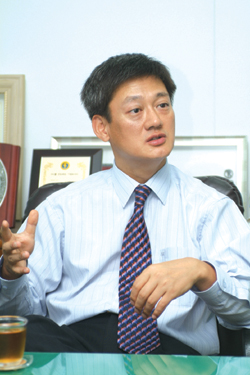 팬트랜드, ''불황''도 비껴간다 2565-Image