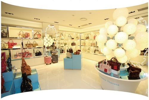 핸드백「사만사타바사」를 3-Image