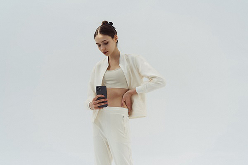 뮬라웨어, 레깅스 활용한 트렌디한 애슬레저룩 스타일링 제안 935-Image