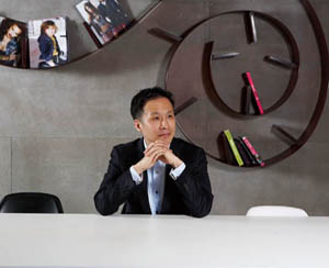 제임스박 ｜게스아시아 대표 <br>2조9000억 글로벌 성공주역... 아시아 마켓 30%에 도전 931-Image