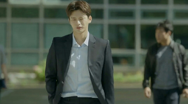 서인국, OCN '38사기동대'에서 선보인 셔츠 패션 77-Image