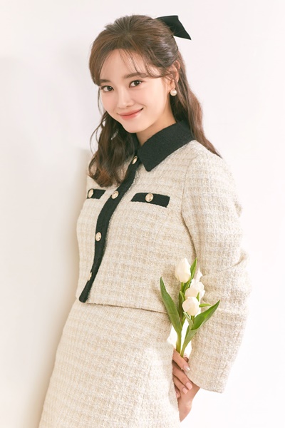 김세정, 로엠 새 얼굴로 496-Image