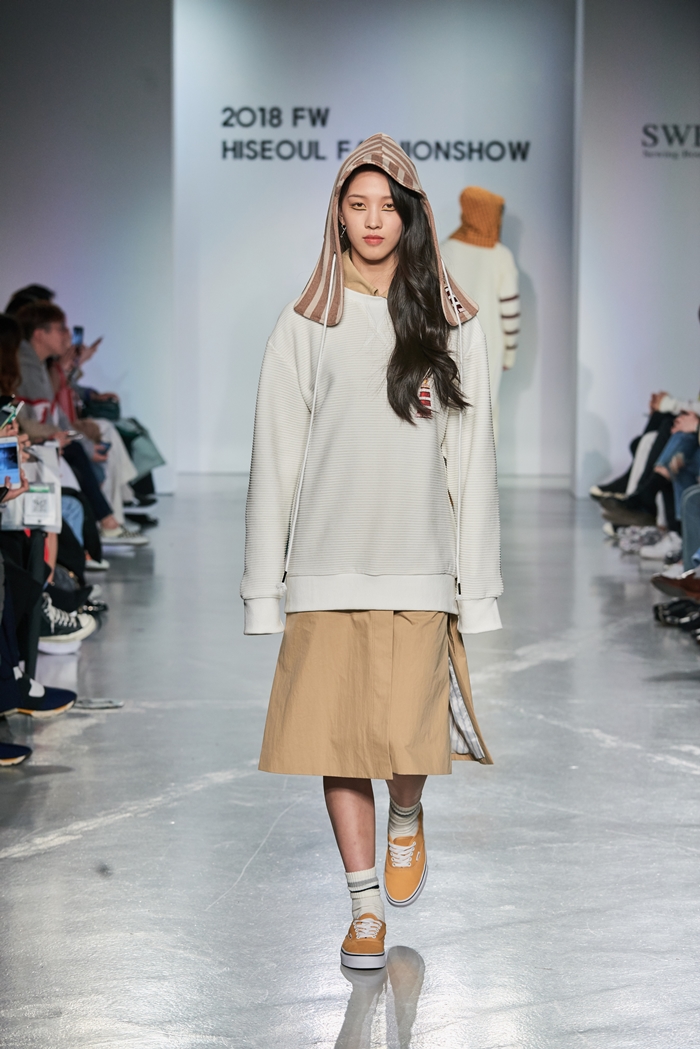 [HiSS*DDPF] 하동호, 등대 그래픽 돋보인 「소윙바운더리스」 1919-Image