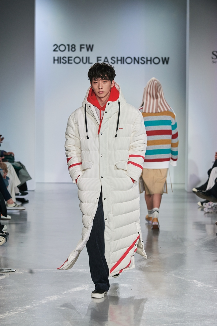 [HiSS*DDPF] 하동호, 등대 그래픽 돋보인 「소윙바운더리스」 1999-Image