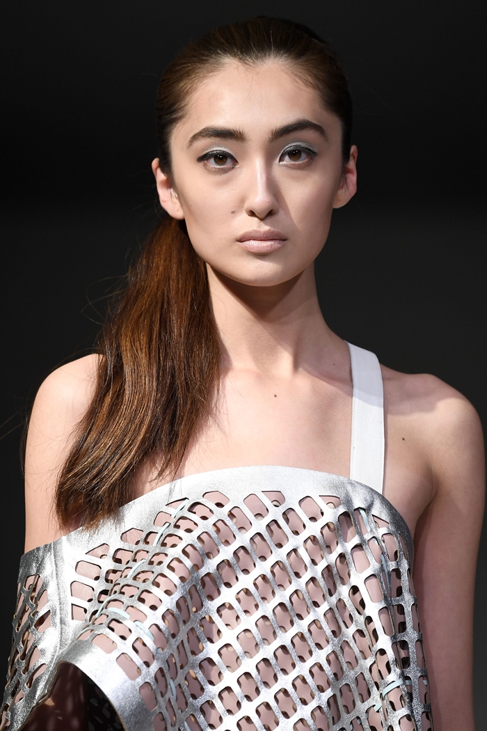 [VFW*DDPF] AUS 「앨리호워드」 유니크한 그리드 패션 선봬 2255-Image