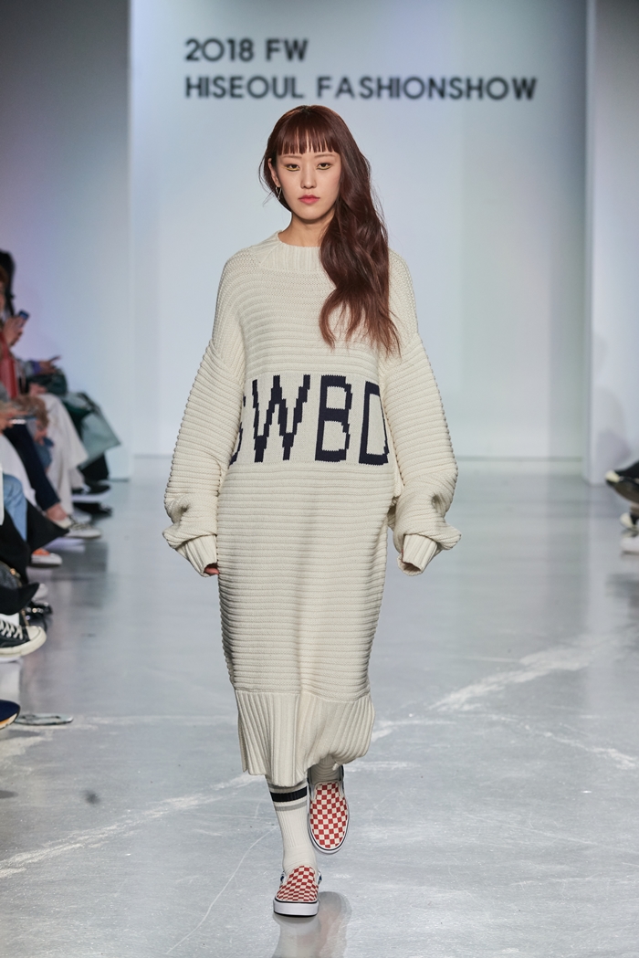 [HiSS*DDPF] 하동호, 등대 그래픽 돋보인 「소윙바운더리스」 2079-Image