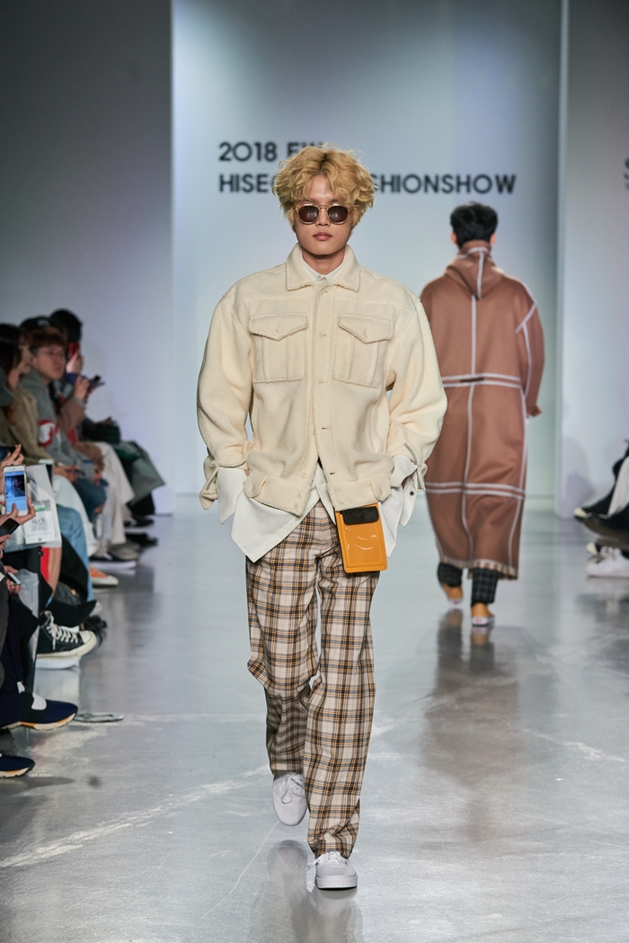 [HiSS*DDPF] 하동호, 등대 그래픽 돋보인 「소윙바운더리스」 2319-Image