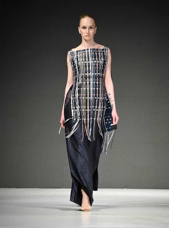 [VFW*DDPF] AUS 「앨리호워드」 유니크한 그리드 패션 선봬 2660-Image