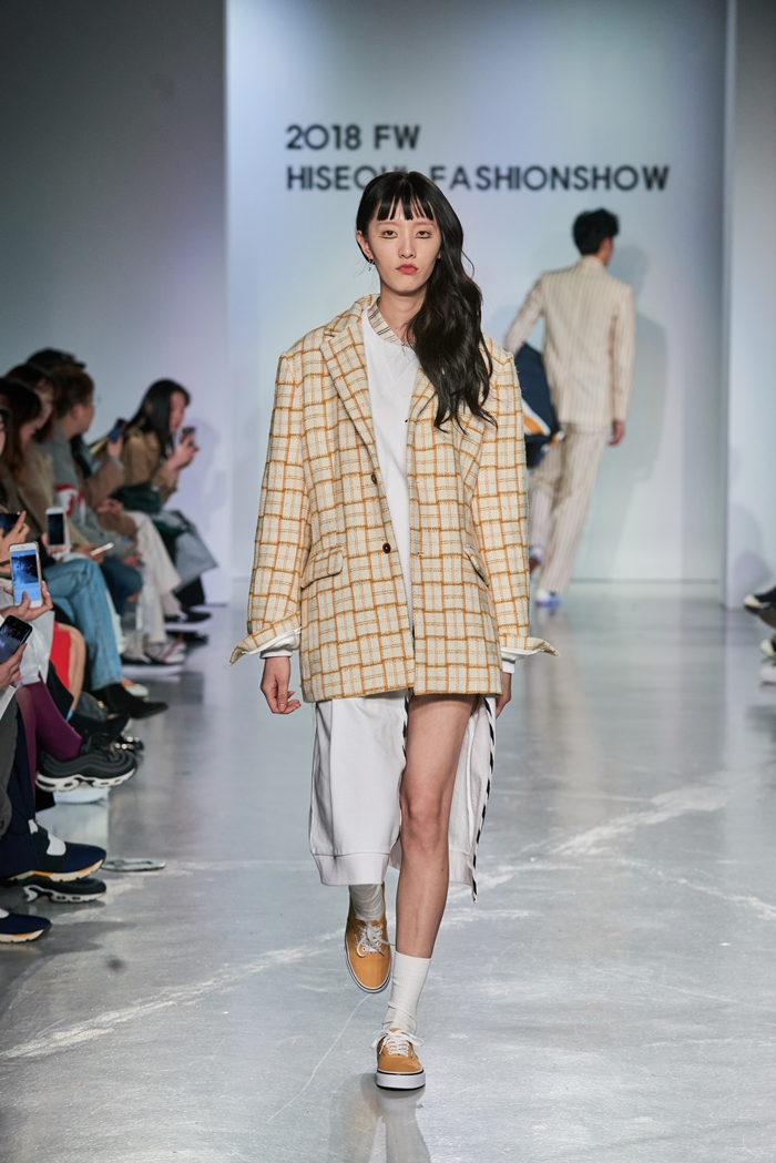 [HiSS*DDPF] 하동호, 등대 그래픽 돋보인 「소윙바운더리스」 2480-Image