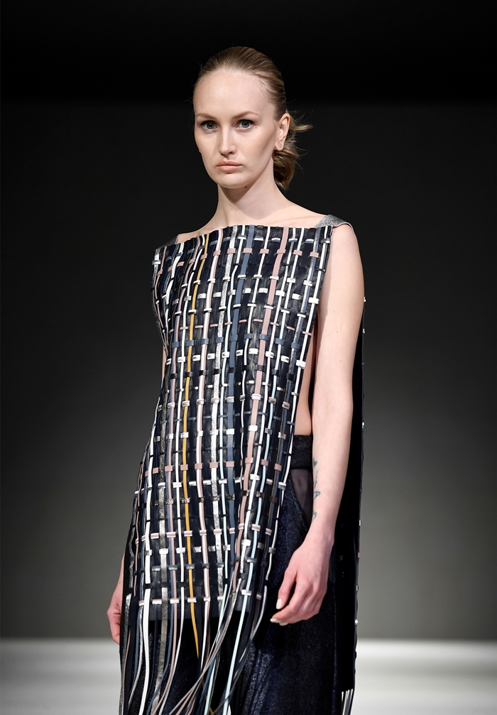 [VFW*DDPF] AUS 「앨리호워드」 유니크한 그리드 패션 선봬 2741-Image