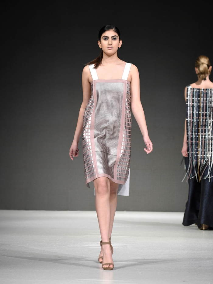 [VFW*DDPF] AUS 「앨리호워드」 유니크한 그리드 패션 선봬 2822-Image