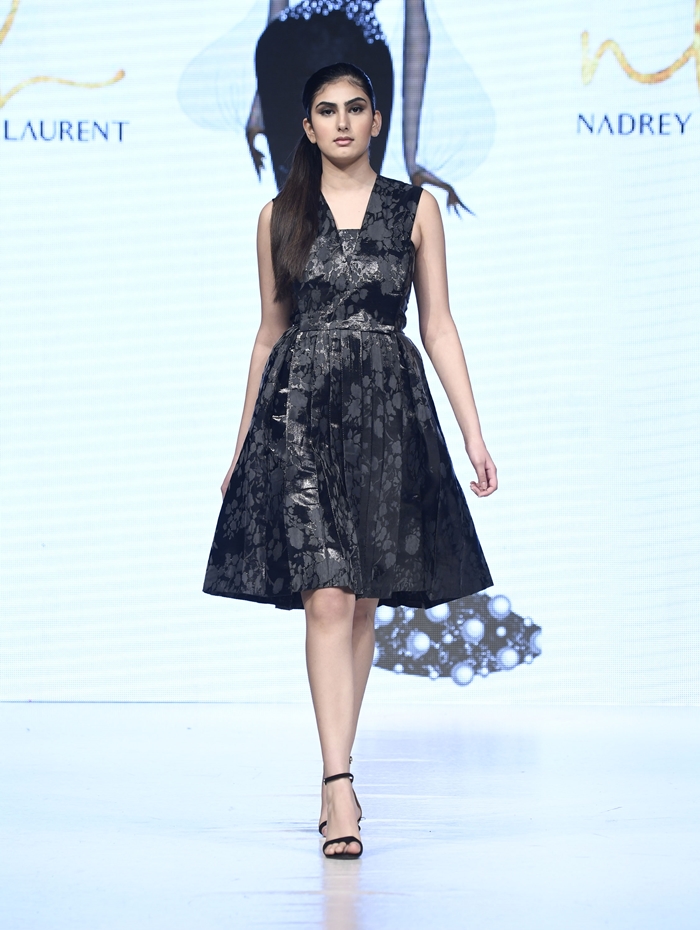 [VFW*DDPF] GHA 「나드리로렌트」 아름다운 루이스의 성직복 3042-Image