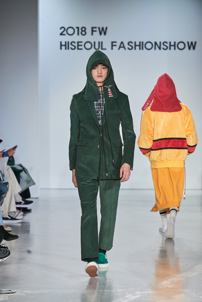 [HiSS*DDPF] 하동호, 등대 그래픽 돋보인 「소윙바운더리스」 2800-Image