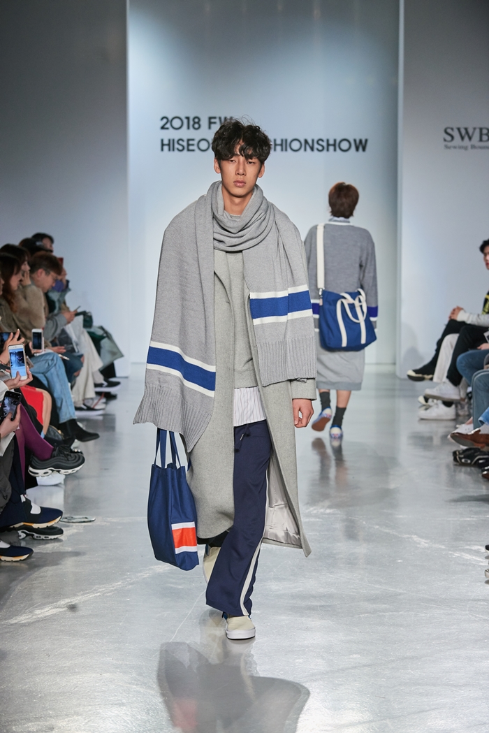 [HiSS*DDPF] 하동호, 등대 그래픽 돋보인 「소윙바운더리스」 3040-Image