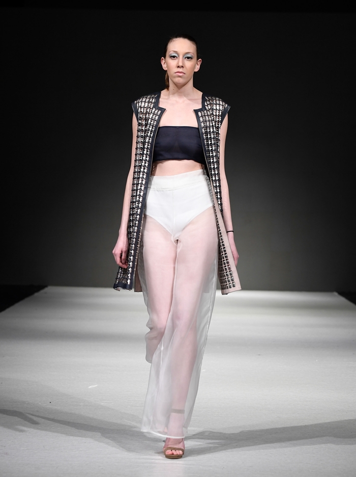 [VFW*DDPF] AUS 「앨리호워드」 유니크한 그리드 패션 선봬 3308-Image