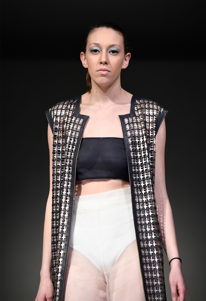 [VFW*DDPF] AUS 「앨리호워드」 유니크한 그리드 패션 선봬 3389-Image