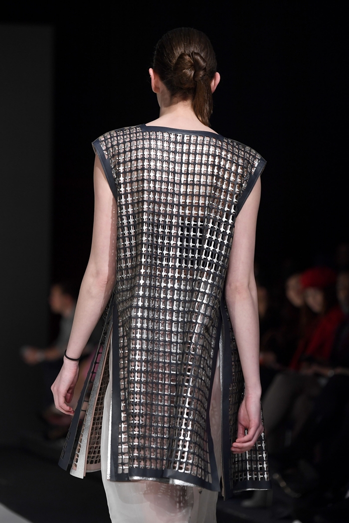 [VFW*DDPF] AUS 「앨리호워드」 유니크한 그리드 패션 선봬 3470-Image