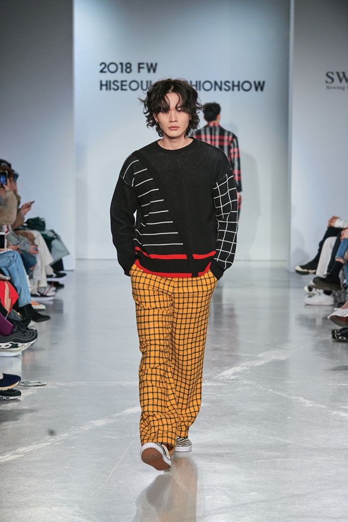 [HiSS*DDPF] 하동호, 등대 그래픽 돋보인 「소윙바운더리스」 3440-Image