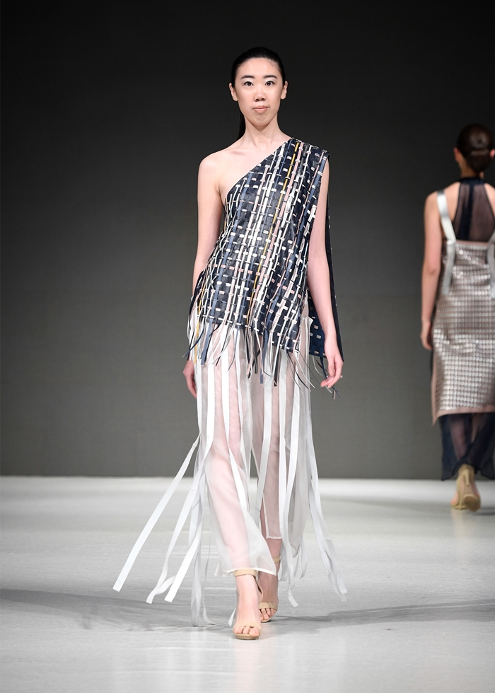 [VFW*DDPF] AUS 「앨리호워드」 유니크한 그리드 패션 선봬 3875-Image