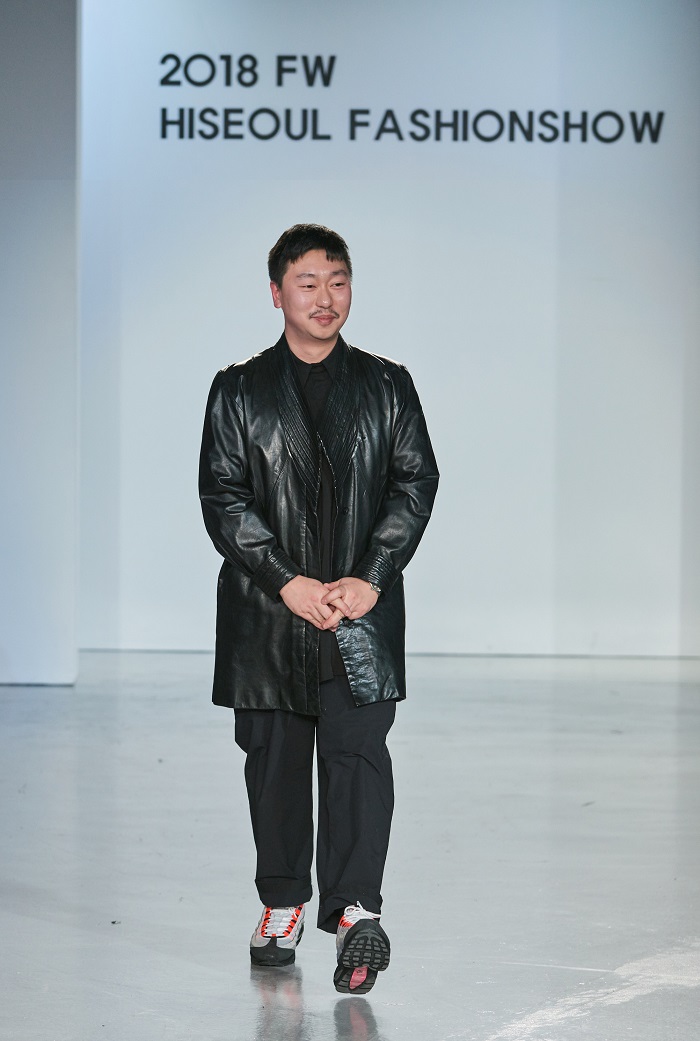 [HiSS*DDPF] 신용균, 서민 음식 만두 모티프의 「알로곤」 4002-Image