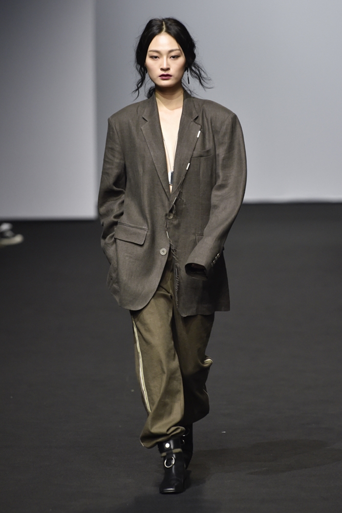 [SFW*DDPF] 이성동, 「얼킨」 명예의 이중성을 논하다! 4290-Image