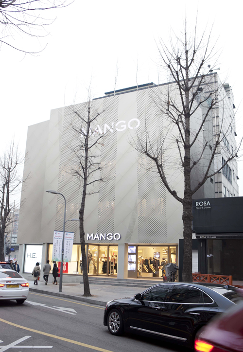 [포토]가로수길도 대형화 대세! 523-Image