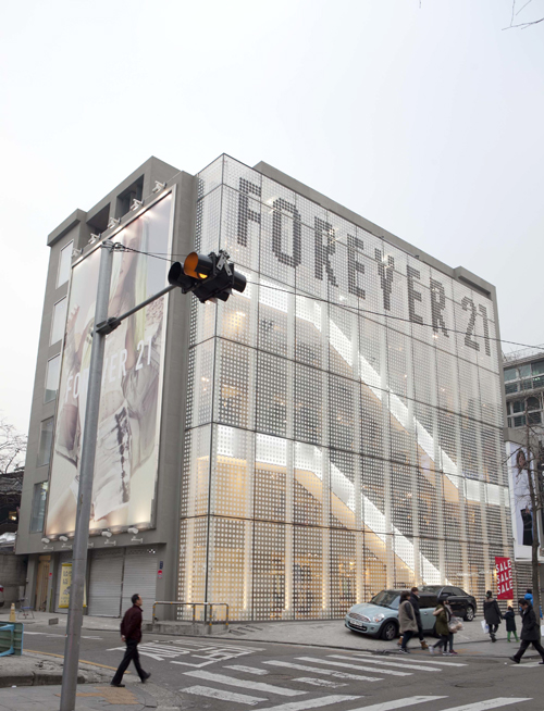 [포토]가로수길도 대형화 대세! 681-Image