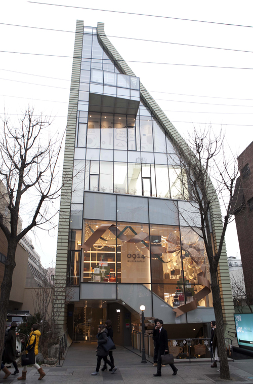 [포토]가로수길도 대형화 대세! 997-Image