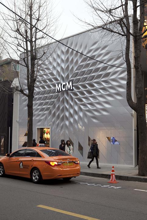 [포토]가로수길도 대형화 대세! 1631-Image