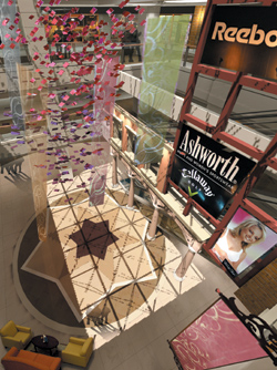 뉴옌사 vs 폭스타운 ‘쇼핑 메카’로 754-Image