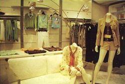 뉴욕 사교계 패셔니스타, 토리버치 1407-Image