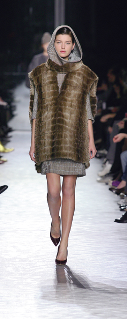 명품 브랜드 ‘대중화’ 시대<br>3조원 하이엔드 마켓 2라운드! 6340-Image