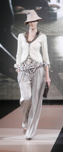 명품 브랜드 ‘대중화’ 시대<br>3조원 하이엔드 마켓 2라운드! 4050-Image