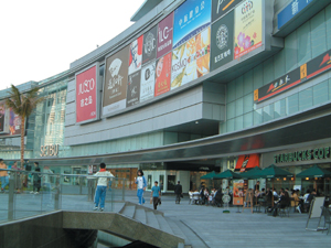 중국 유통 지금은 ‘쇼핑센터’ 열풍 2750-Image