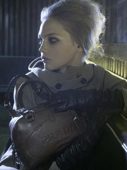 「프라다」 ‘클래식 리바이벌’로 3029-Image