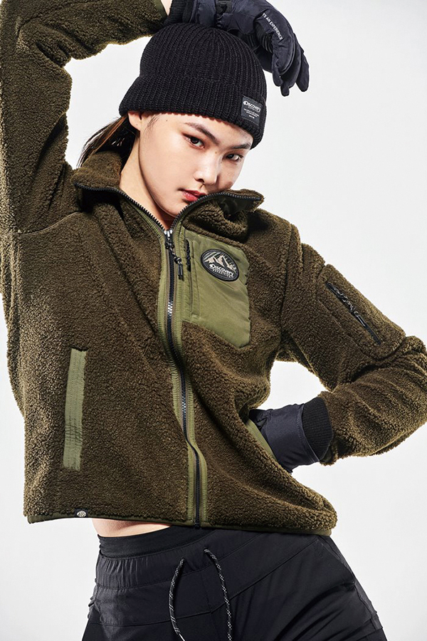 ONE & ONLY 히트템... 내놓는 족족 팔린다!<BR>돈 되는 잇템 ‘뽀글이’ 패션 강타 3-Image