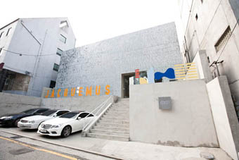 화제만발 편집숍 ‘레어마켓’ 주목! 77-Image