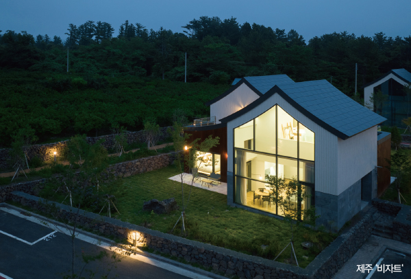 아웃도어, 공간 비즈니스 확장!<br> 비자트 · 솟솟 · 쏠티캐빈 · 캠프필드… 1258-Image