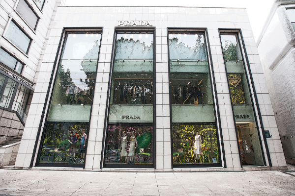 韓 패션시장, 명품 식민지인가?<br> 코로나 팬데믹 속 8.6조 규모 급팽창 1546-Image