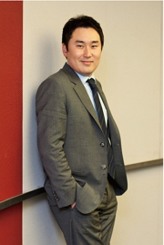 패션 스트리트 현장 르포<br> 명동 & 가로수길<br>‘뜨겁다 뜨거워’! 5377-Image