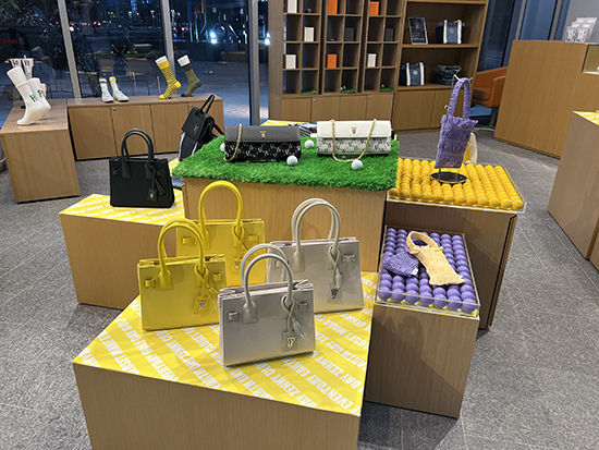 젠니클로젯, <br> 골프존 조이마루에 친환경 아트샵 오픈 642-Image