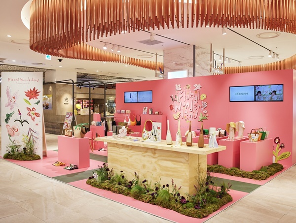 쿠론, 롯데 부산점에 '플로럴 원더랜드' 팝업 선봬 984-Image