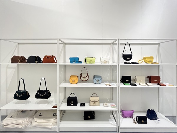 루이까또즈 X 유돈초이, ‘화이트 밀라노’ 부스 진행 808-Image