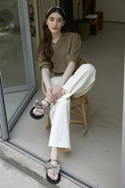 렉켄, 오버사이즈 리본 디테일 '베베' 샌들 출시 512-Image