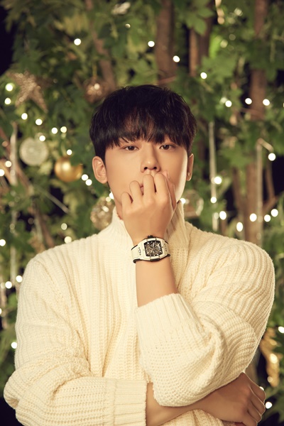 럭셔리 워치 '위블로' 이도현 홀리데이 화보 공개 940-Image