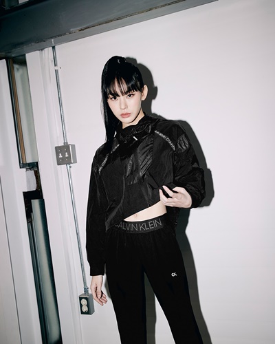 캘빈클라인, MZ 워너비 '노제' 봄 화보 · 동영상 공개 810-Image