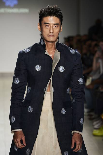 패션과 기술 만남 구현한 블루템버린, 뉴욕 홀리다 3251-Image