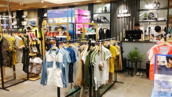 신세계백화점 강남점 7층<br> 영 & 프로패셔널로 리뉴얼 오픈 3356-Image