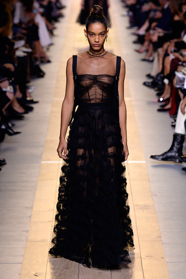 [월드]「디오르」 마리아 그라치아 치우리, 첫 데뷔전! 2683-Image