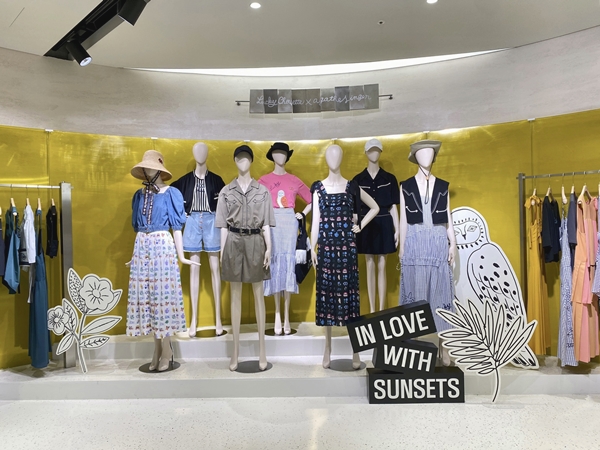 론칭 10주년 '럭키슈에뜨' 코엑스점 리뉴얼 오픈 3-Image